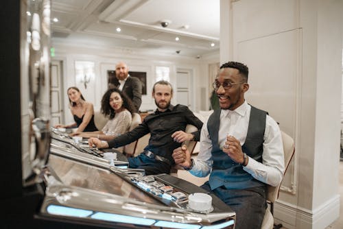 Casinohuone Ilmaiskierrokset – Parhaat Tarjoukset Ja Kokemukset Suomalaisille